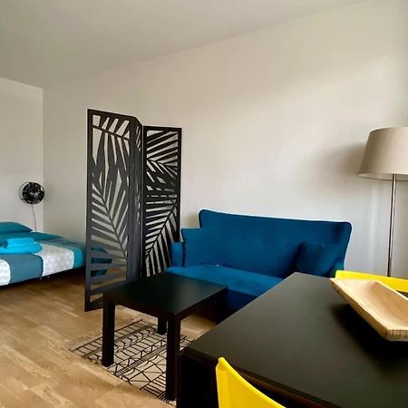 Beau Studio Cosy Et Calme - Face A La Gare De Rosny-Sous-Bois - 20Mn De Paris Et Disneyland Bagian luar foto